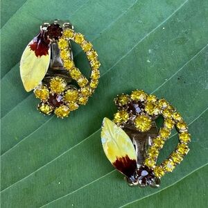 1960's Sunshine Daisy Sparkling Glass Crystal Rhinestone Enamel Clip Earrings